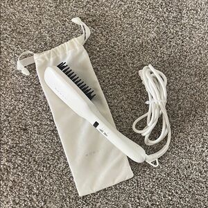 MONAT GLOBAL Hair Straightening Brush